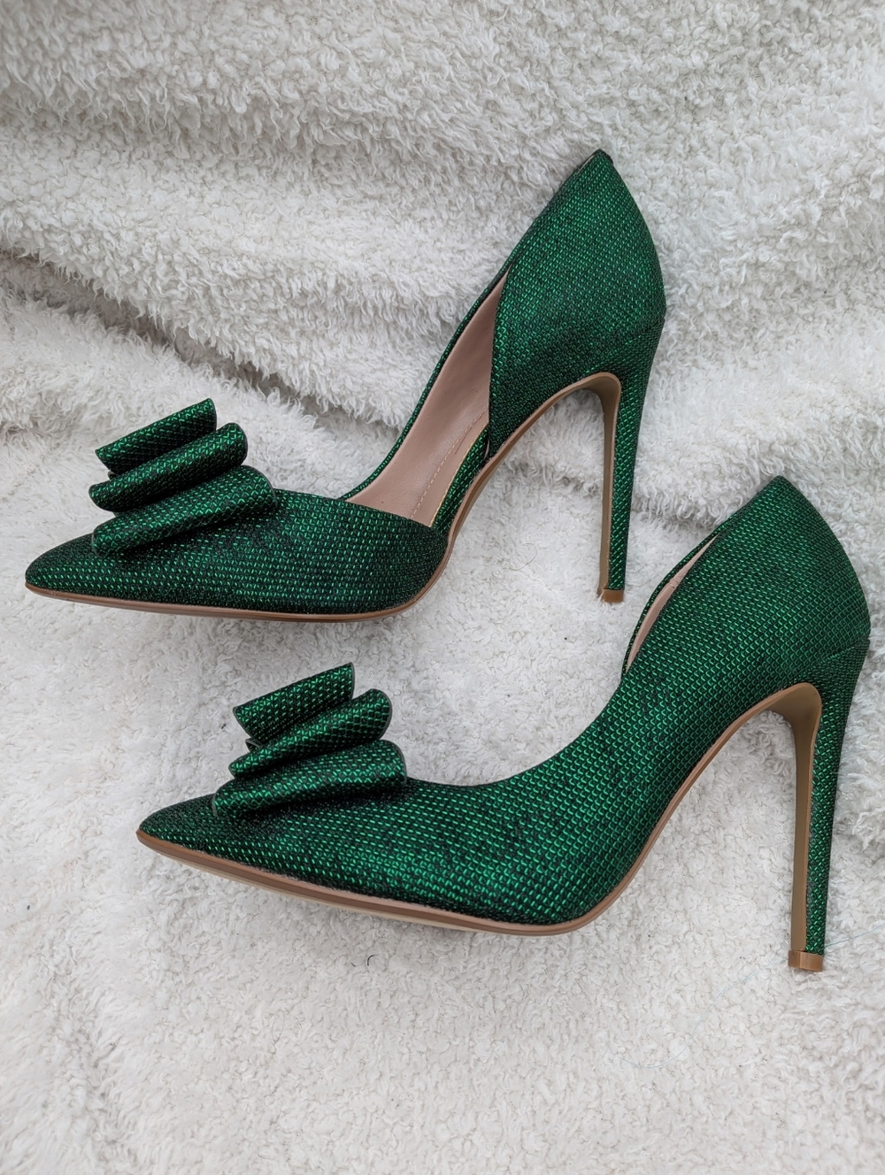 💚Betsey Johnson Glitter Green Bow Pointed-Toe Pumps - Picture 5 of 7